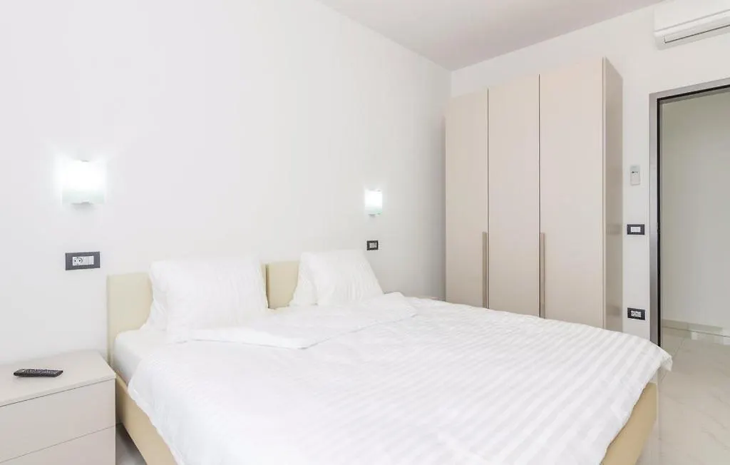 Apartments Funtana With Pool Croatia