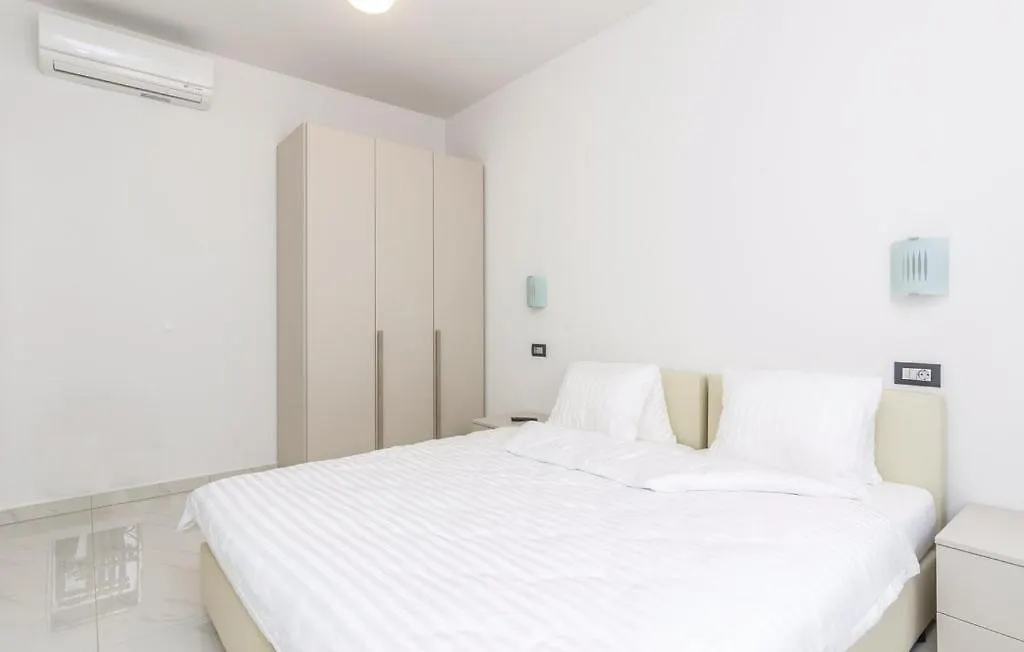 Apartments Funtana With Pool 0*,