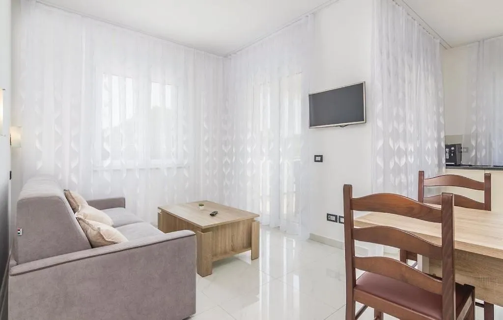 Apartments Funtana With Pool كرواتيا