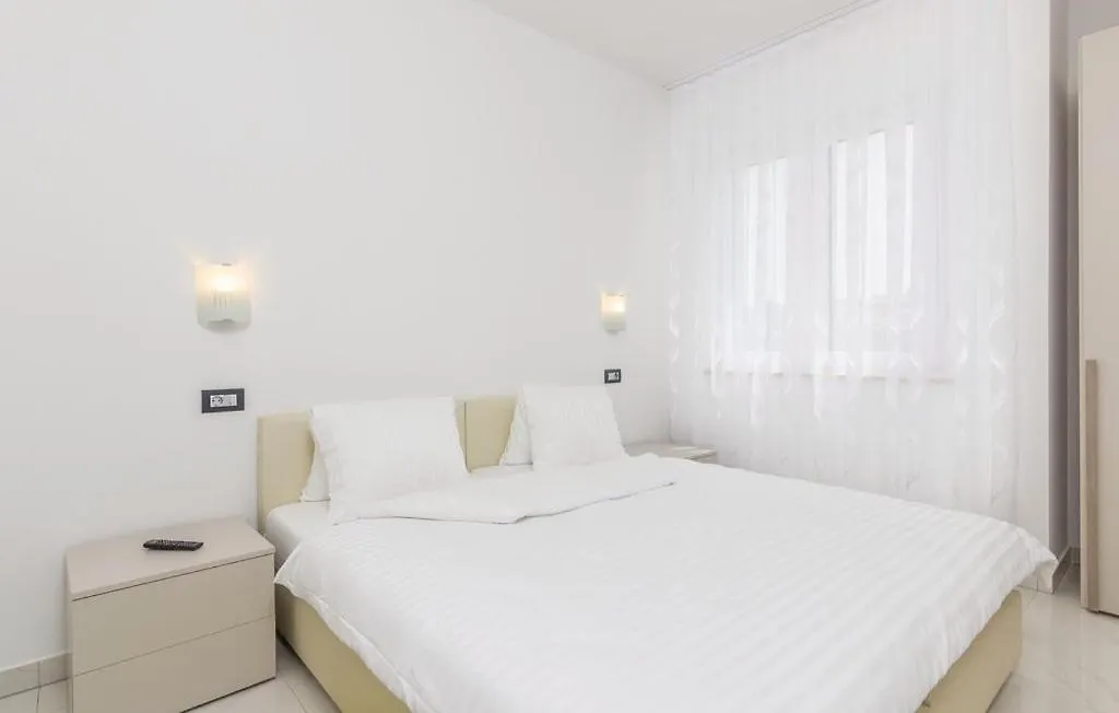 Apartments Funtana With Pool
